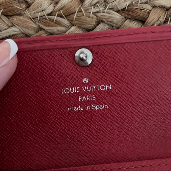 ❣️LOUIS VUITTON RED EPI KEY HOLDER❣️ - Picture 5 of 14